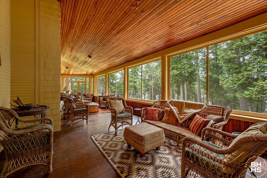 Saranac Lake, New York, 12983, United States, 6 Bedrooms Bedrooms, ,5.5 BathroomsBathrooms,Residential,Forsale,1953155