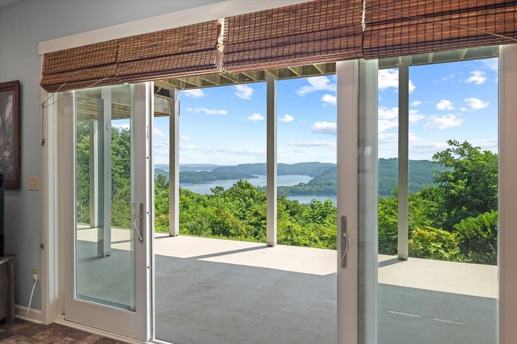 Hilham, Tennessee, 38568, United States, 4 Bedrooms Bedrooms, ,3 BathroomsBathrooms,Residential,Forsale,1929824