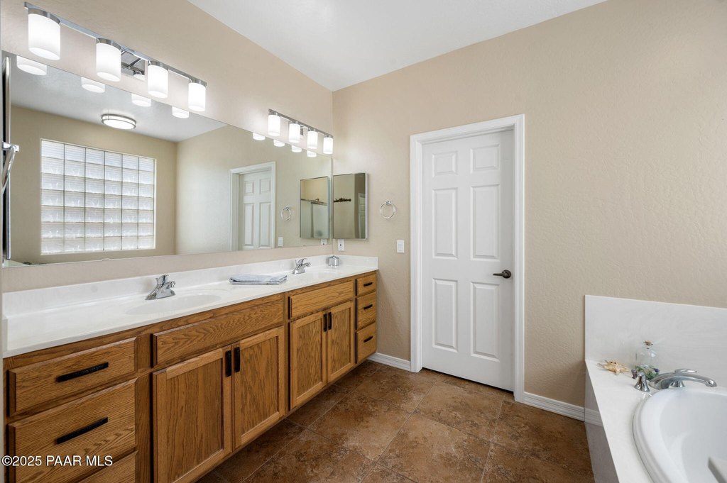 Prescott Valley, Arizona, 86314, United States, 3 Bedrooms Bedrooms, ,2 BathroomsBathrooms,Residential,Forsale,1929286