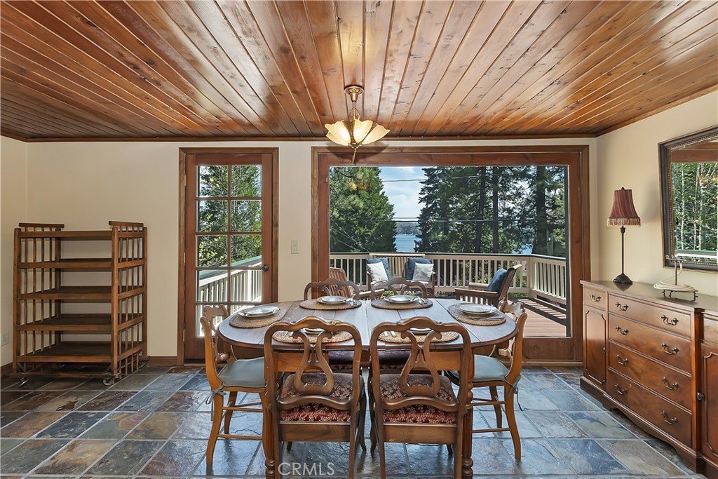 Lake Arrowhead, California, 92352, United States, 3 Bedrooms Bedrooms, ,3.5 BathroomsBathrooms,Residential,Forsale,1886298