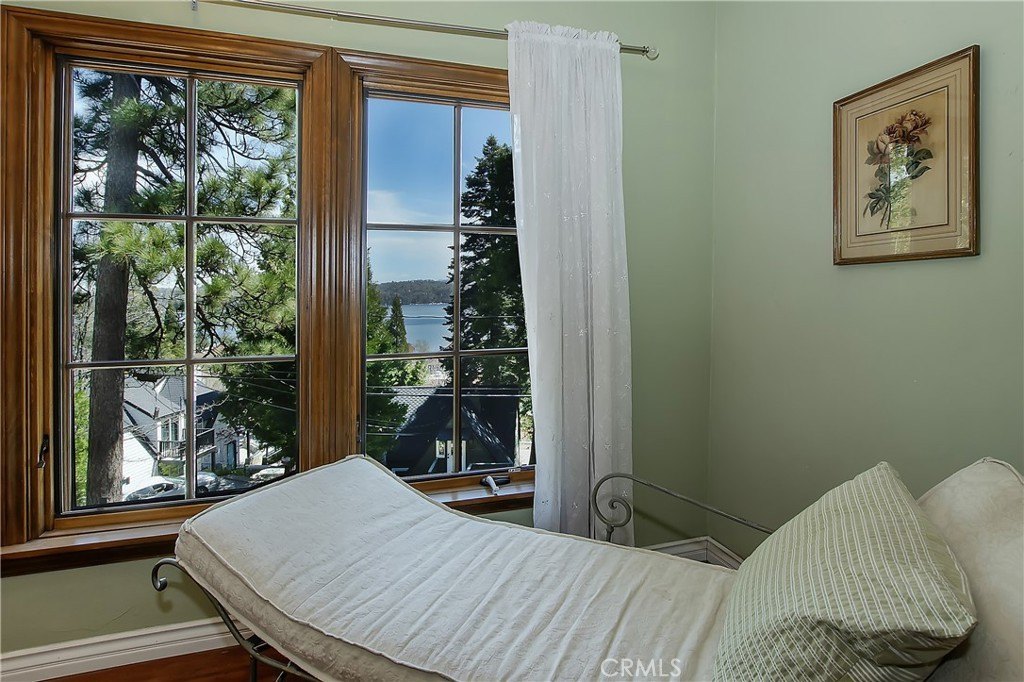 Lake Arrowhead, California, 92352, United States, 3 Bedrooms Bedrooms, ,3.5 BathroomsBathrooms,Residential,Forsale,1886298
