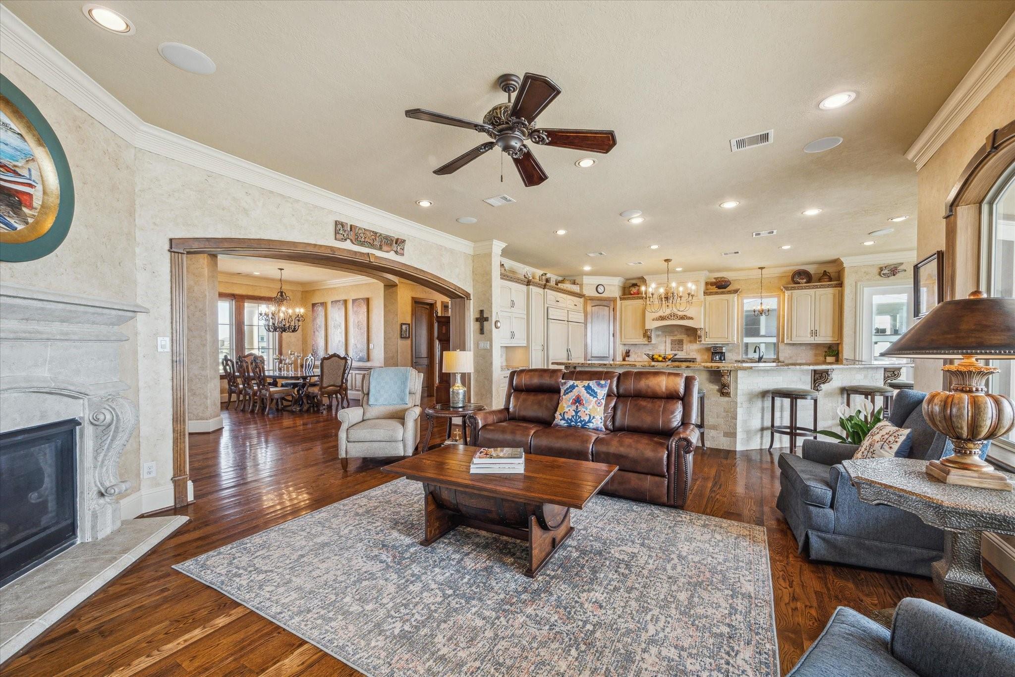 Hitchcock, Texas, 77563, United States, 4 Bedrooms Bedrooms, ,4 BathroomsBathrooms,Residential,Forsale,1953057