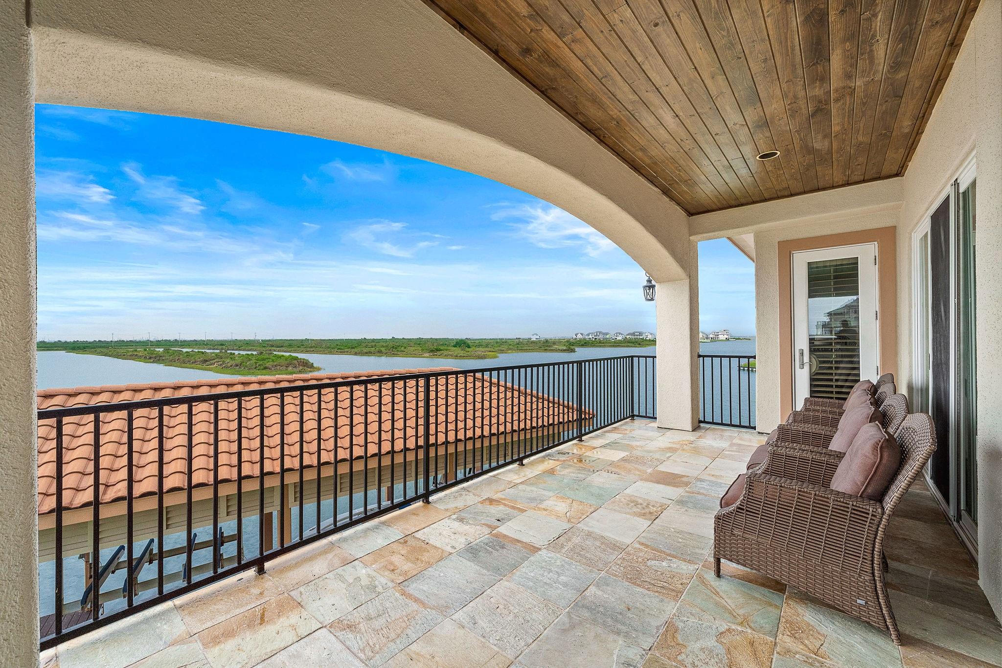 Hitchcock, Texas, 77563, United States, 4 Bedrooms Bedrooms, ,3 BathroomsBathrooms,Residential,Forsale,1953061