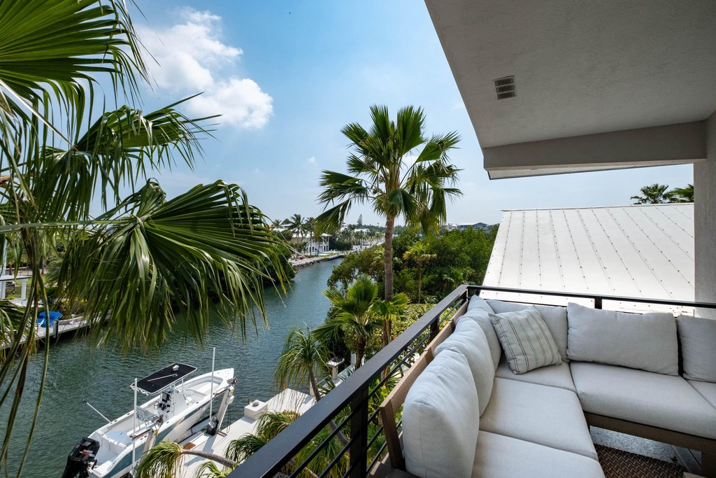 MARATHON, Florida, 33050, United States, 3 Bedrooms Bedrooms, ,2 BathroomsBathrooms,Residential,Forsale,2004363