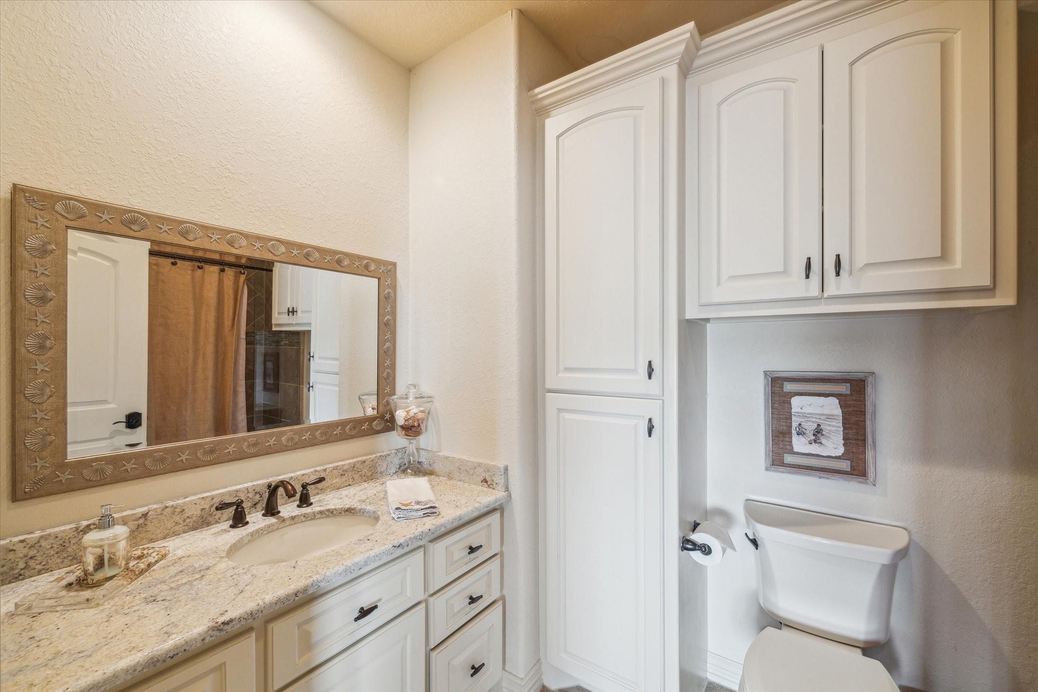 Hitchcock, Texas, 77563, United States, 4 Bedrooms Bedrooms, ,4 BathroomsBathrooms,Residential,Forsale,1953057