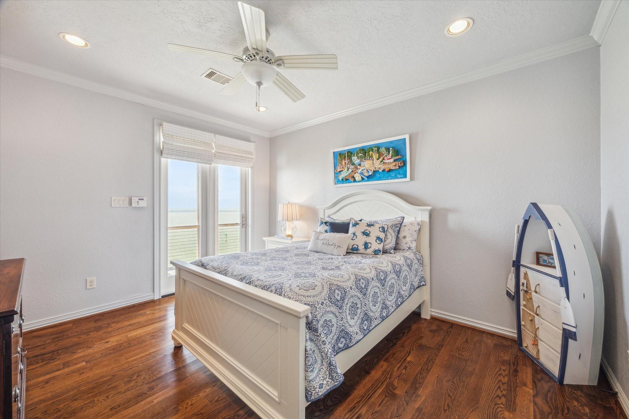 Hitchcock, Texas, 77563, United States, 4 Bedrooms Bedrooms, ,4 BathroomsBathrooms,Residential,Forsale,1953057