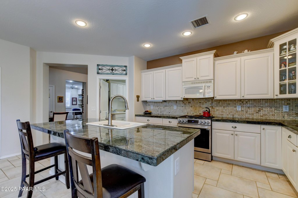 Prescott Valley, Arizona, 86314, United States, 3 Bedrooms Bedrooms, ,2 BathroomsBathrooms,Residential,Forsale,1903155