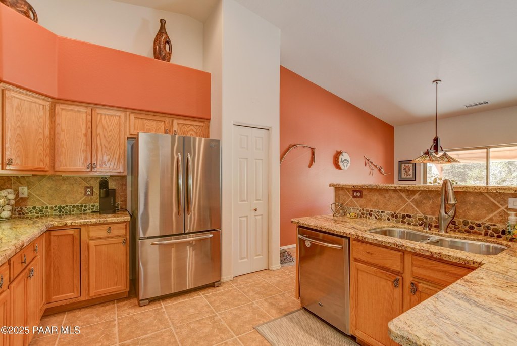 Prescott, Arizona, 86305, United States, 3 Bedrooms Bedrooms, ,2 BathroomsBathrooms,Residential,Forsale,1886195