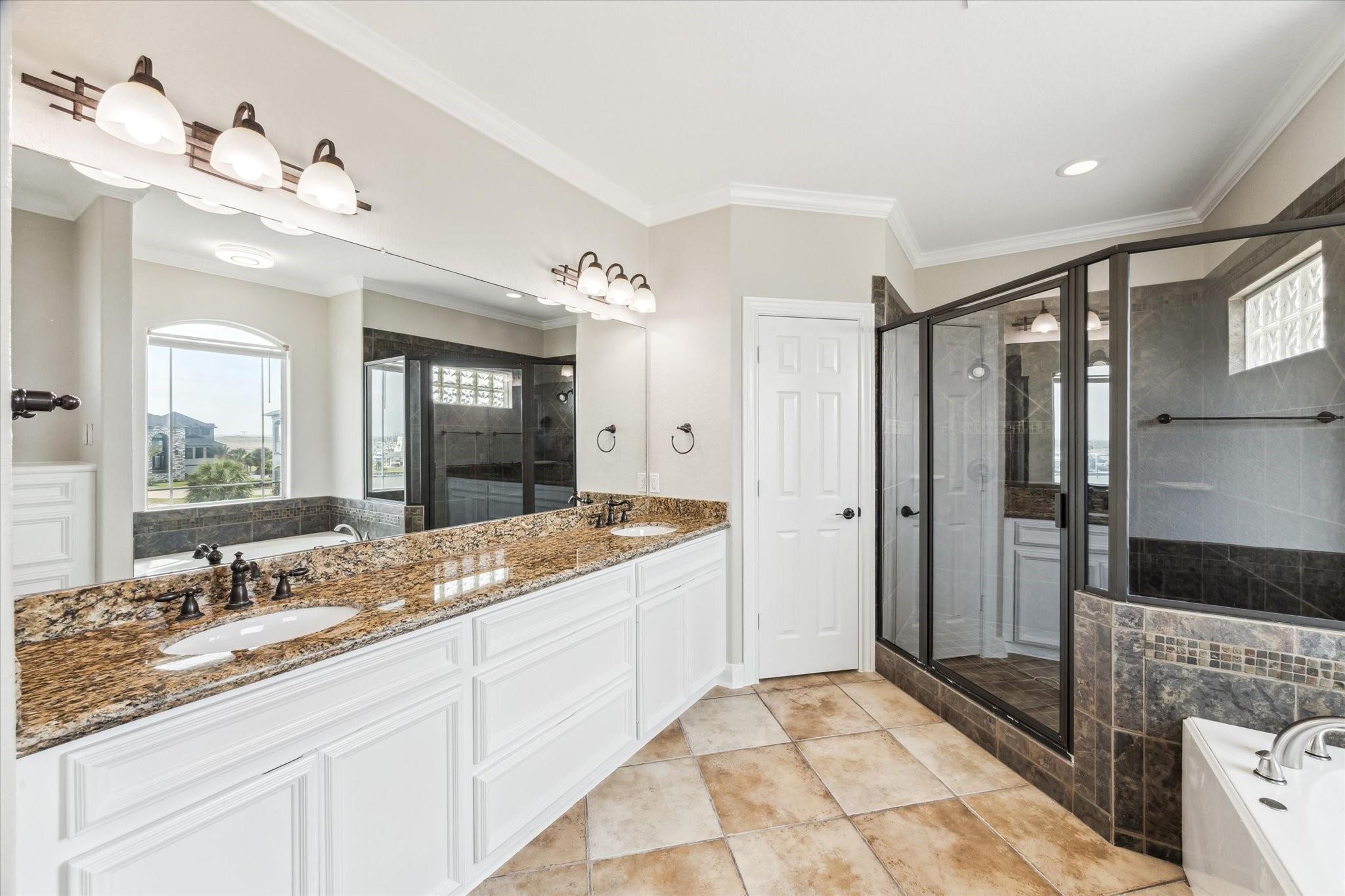 Hitchcock, Texas, 77563, United States, 4 Bedrooms Bedrooms, ,3 BathroomsBathrooms,Residential,Forsale,1953058