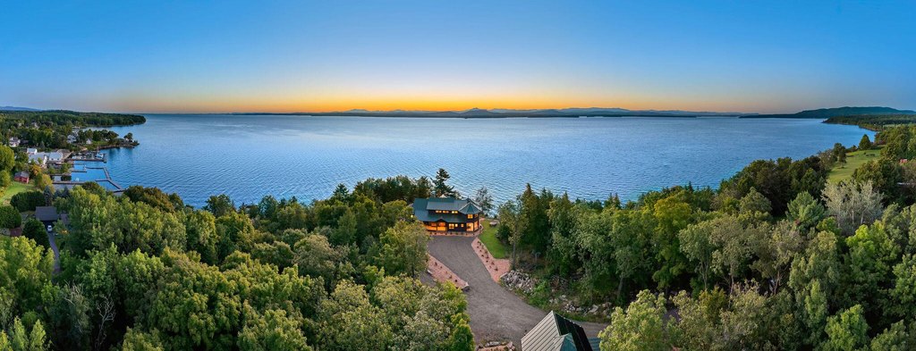 Essex, New York, 12936, United States, 6 Bedrooms Bedrooms, ,4.5 BathroomsBathrooms,Residential,Forsale,1953152