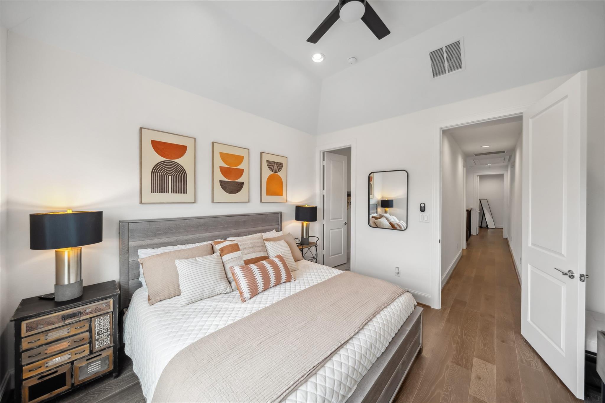 Houston, Texas, 77007, United States, 3 Bedrooms Bedrooms, ,3 BathroomsBathrooms,Residential,Forsale,1953056