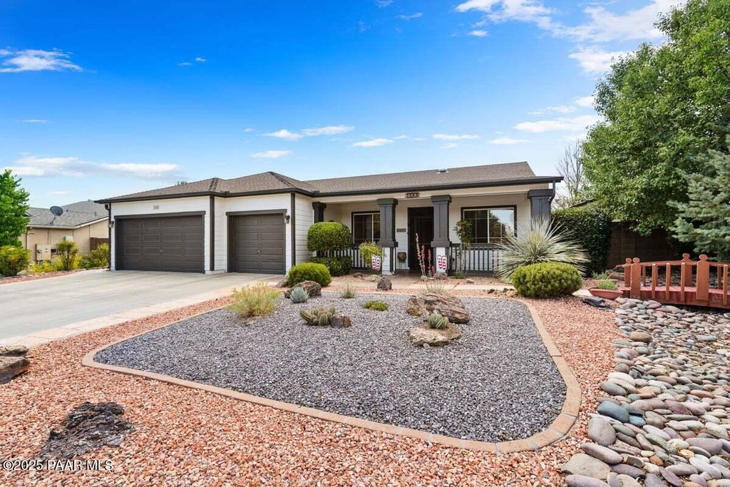 Prescott Valley, Arizona, 86315, United States, 3 Bedrooms Bedrooms, ,2 BathroomsBathrooms,Residential,Forsale,1903159