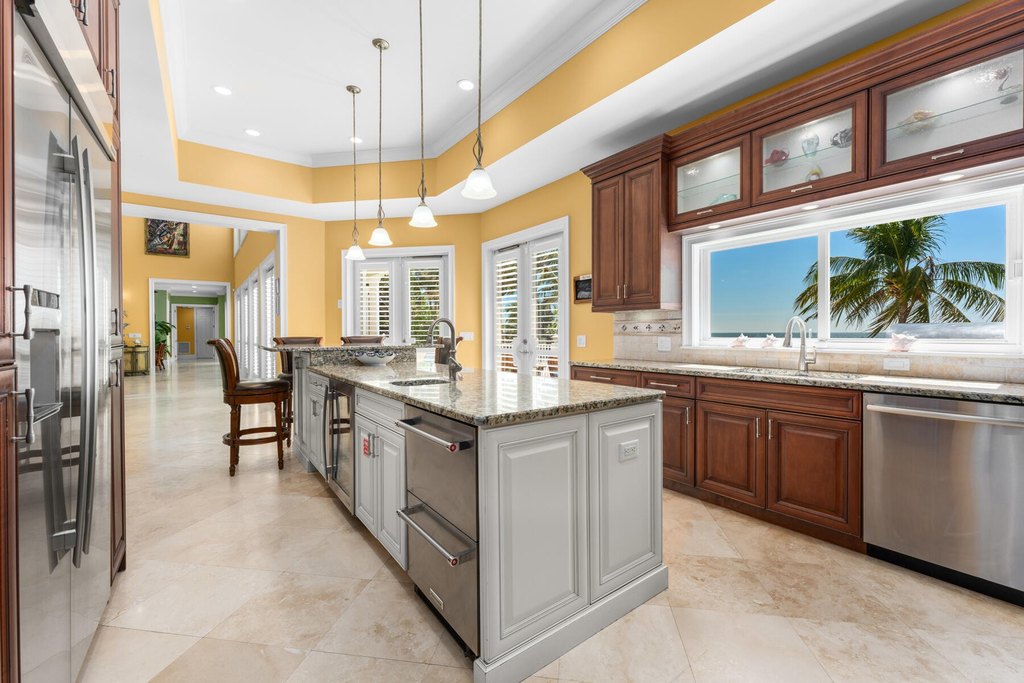 Lower Matecumbe, Florida, 33036, United States, 5 Bedrooms Bedrooms, ,5.5 BathroomsBathrooms,Residential,Forsale,1971975