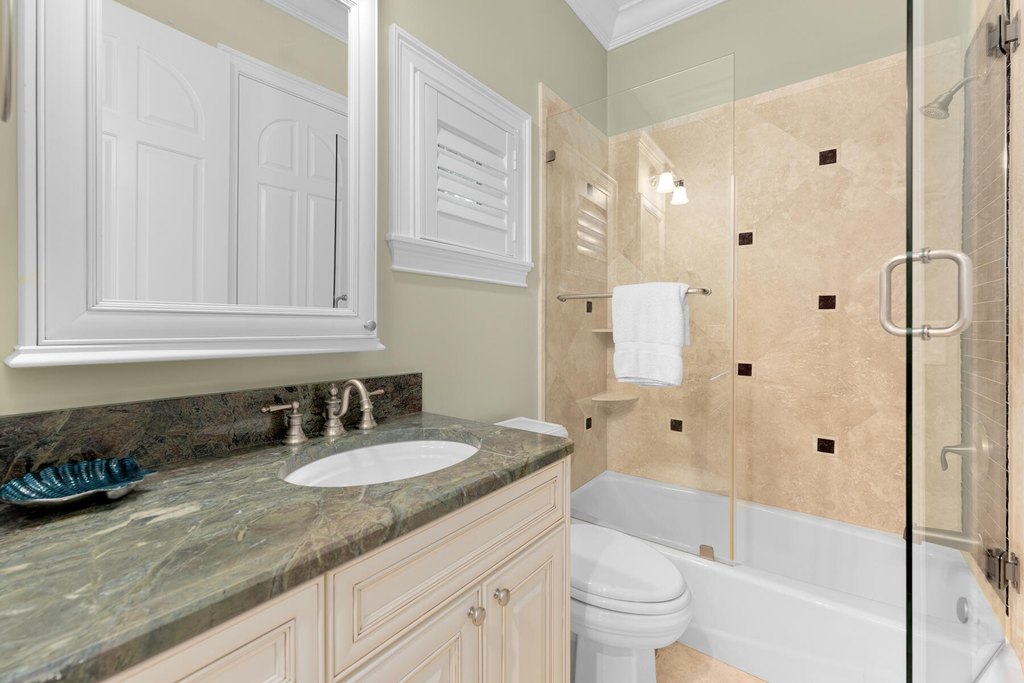 Lower Matecumbe, Florida, 33036, United States, 5 Bedrooms Bedrooms, ,5.5 BathroomsBathrooms,Residential,Forsale,1971975