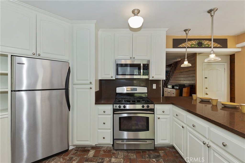 Lake Arrowhead, California, 92352, United States, 3 Bedrooms Bedrooms, ,3.5 BathroomsBathrooms,Residential,Forsale,1886298