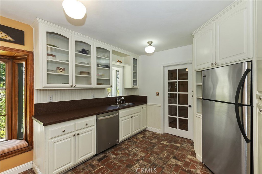 Lake Arrowhead, California, 92352, United States, 3 Bedrooms Bedrooms, ,3.5 BathroomsBathrooms,Residential,Forsale,1886298