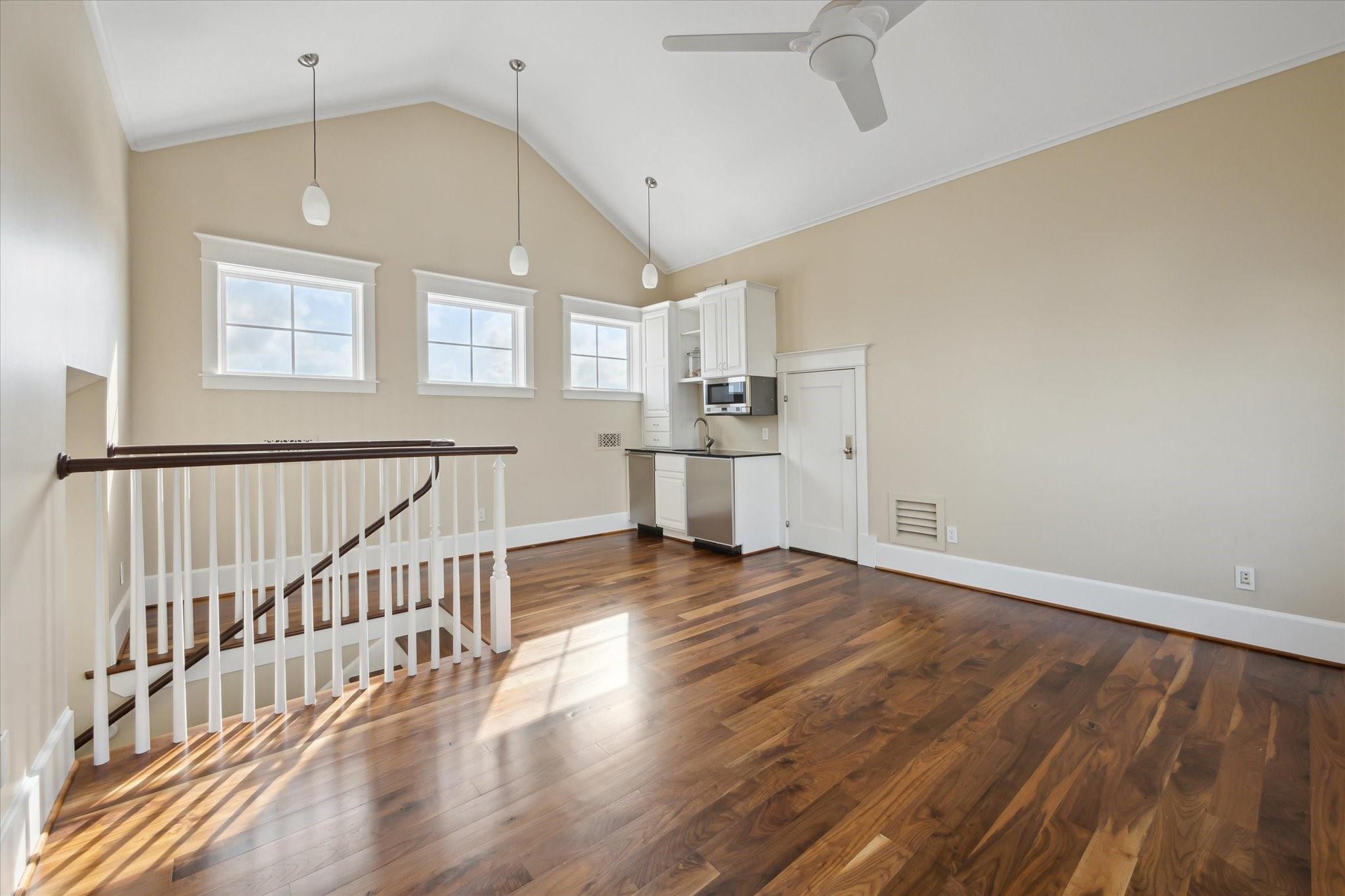 Hitchcock, Texas, 77563, United States, 4 Bedrooms Bedrooms, ,3 BathroomsBathrooms,Residential,Forsale,1953060