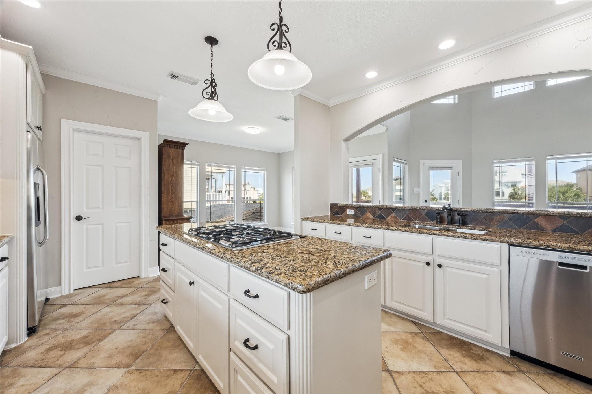 Hitchcock, Texas, 77563, United States, 4 Bedrooms Bedrooms, ,3 BathroomsBathrooms,Residential,Forsale,1953058