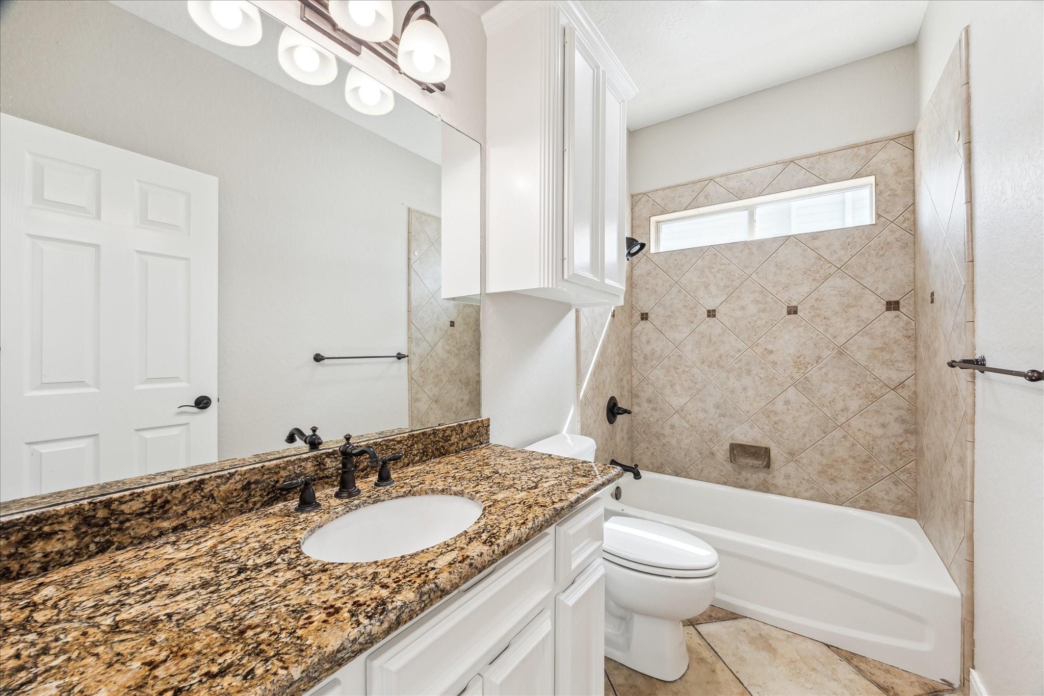 Hitchcock, Texas, 77563, United States, 4 Bedrooms Bedrooms, ,3 BathroomsBathrooms,Residential,Forsale,1953058