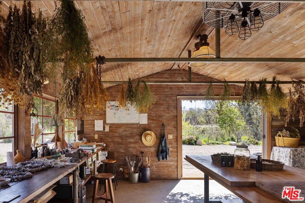 Malibu, California, 90265, United States, 3 Bedrooms Bedrooms, ,3.5 BathroomsBathrooms,Residential,Forsale,1985958