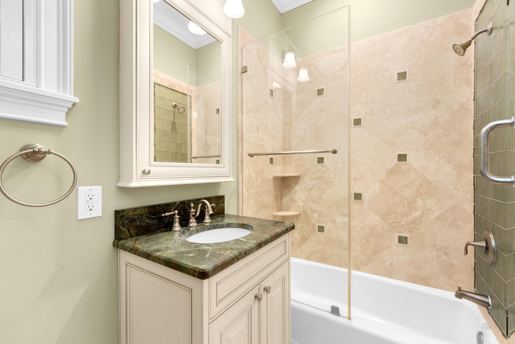 Lower Matecumbe, Florida, 33036, United States, 5 Bedrooms Bedrooms, ,5.5 BathroomsBathrooms,Residential,Forsale,1971975