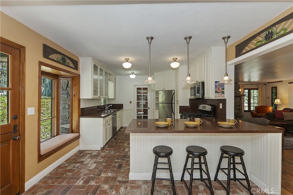 Lake Arrowhead, California, 92352, United States, 3 Bedrooms Bedrooms, ,3.5 BathroomsBathrooms,Residential,Forsale,1886298