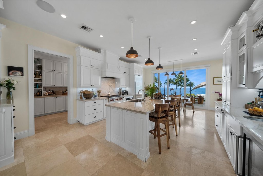 Upper Matecumbe Key Islamorada, Florida, 33036, United States, 7 Bedrooms Bedrooms, ,9.5 BathroomsBathrooms,Residential,Forsale,1971981