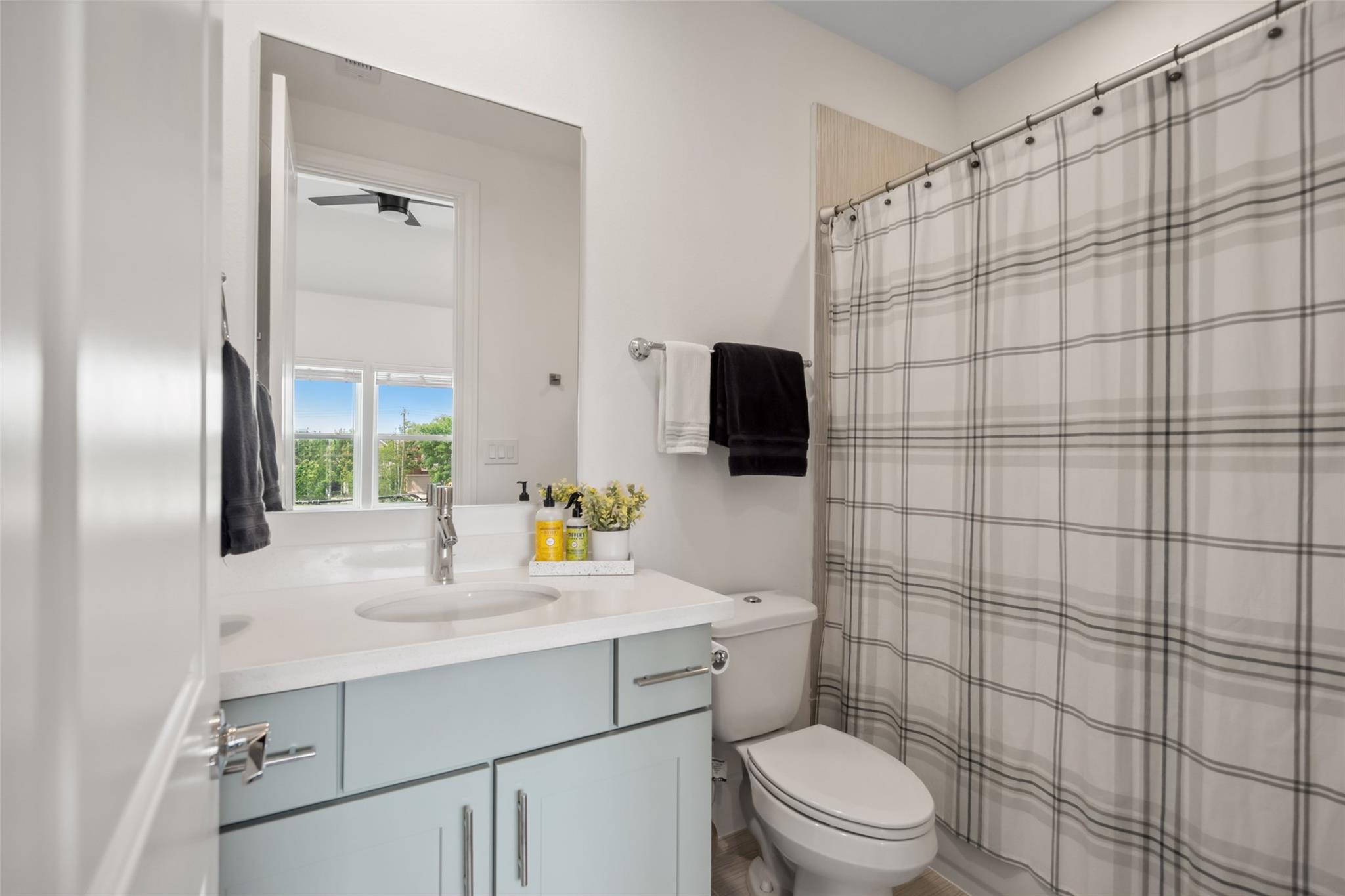 Houston, Texas, 77007, United States, 3 Bedrooms Bedrooms, ,3 BathroomsBathrooms,Residential,Forsale,1953056