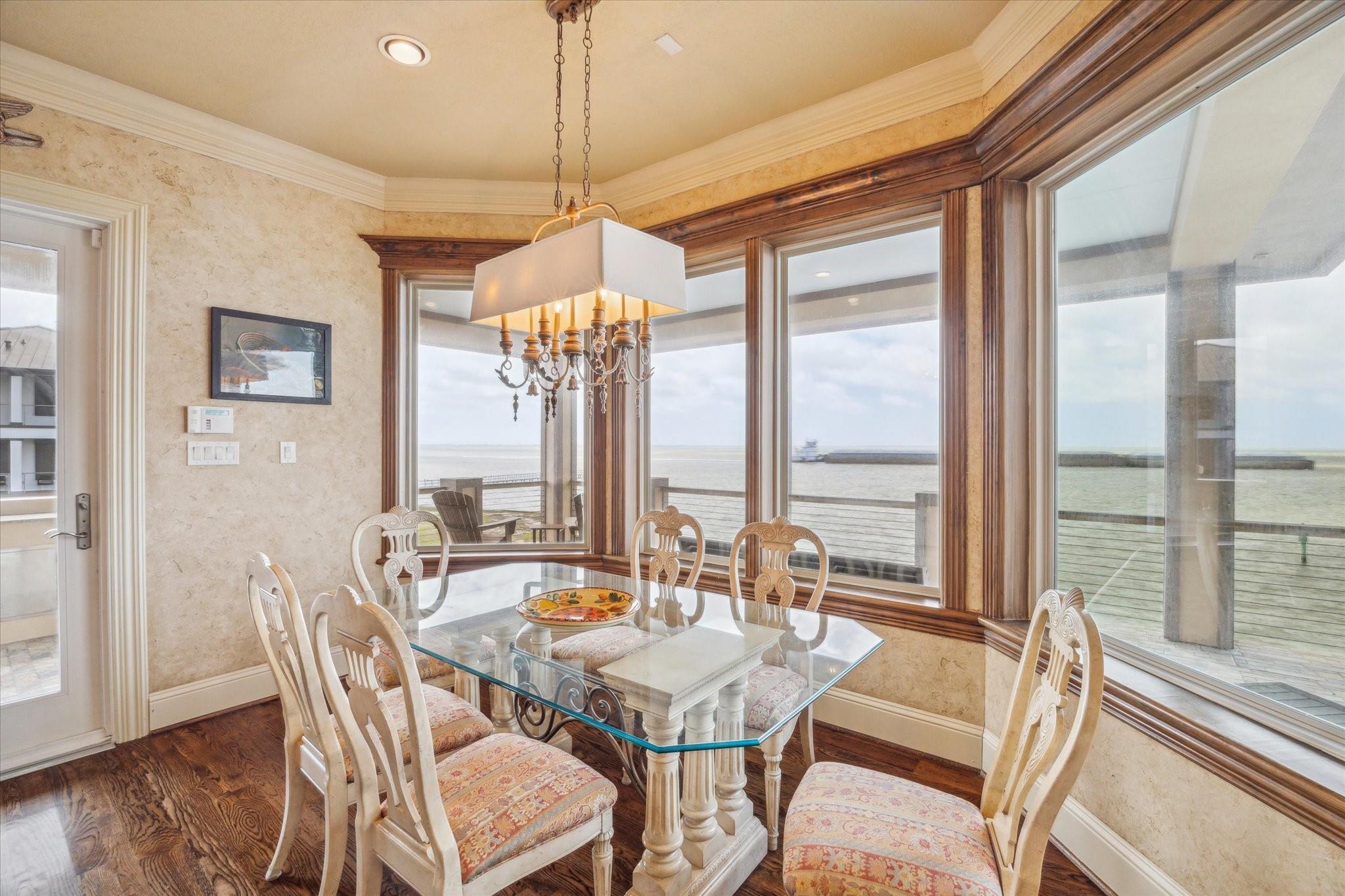 Hitchcock, Texas, 77563, United States, 4 Bedrooms Bedrooms, ,4 BathroomsBathrooms,Residential,Forsale,1953057