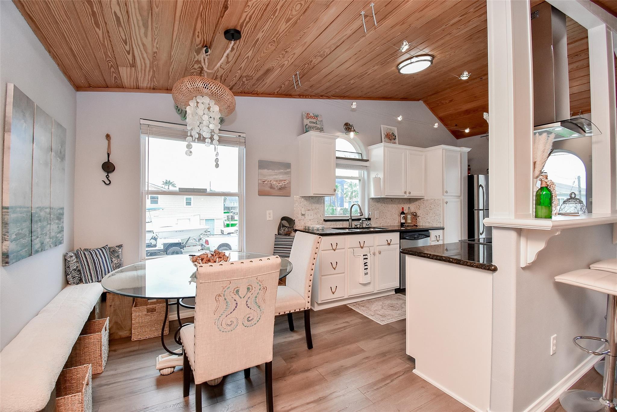 Jamaica Beach, Texas, 77554, United States, 4 Bedrooms Bedrooms, ,3 BathroomsBathrooms,Residential,Forsale,1953067
