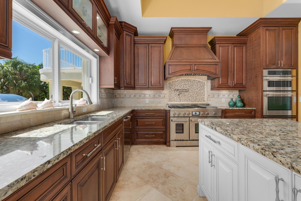 Lower Matecumbe, Florida, 33036, United States, 5 Bedrooms Bedrooms, ,5.5 BathroomsBathrooms,Residential,Forsale,1971975