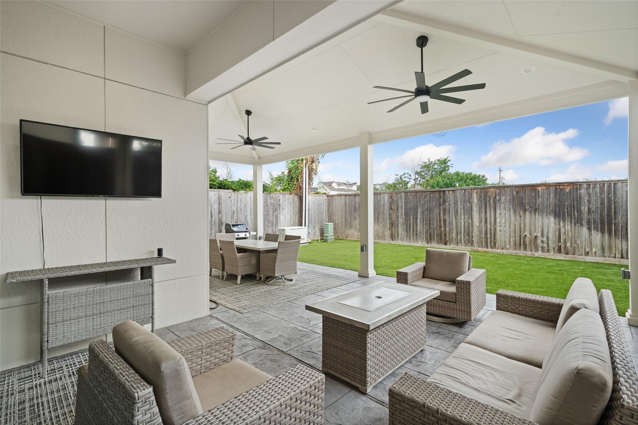 Houston, Texas, 77007, United States, 3 Bedrooms Bedrooms, ,3 BathroomsBathrooms,Residential,Forsale,1953056