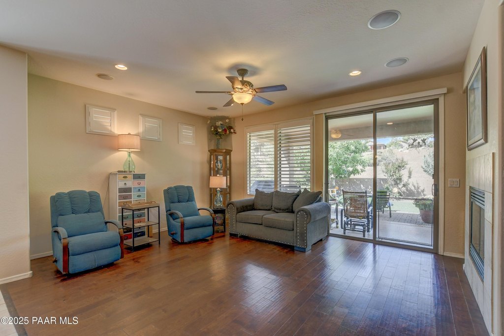 Prescott Valley, Arizona, 86314, United States, 3 Bedrooms Bedrooms, ,2 BathroomsBathrooms,Residential,Forsale,1903155
