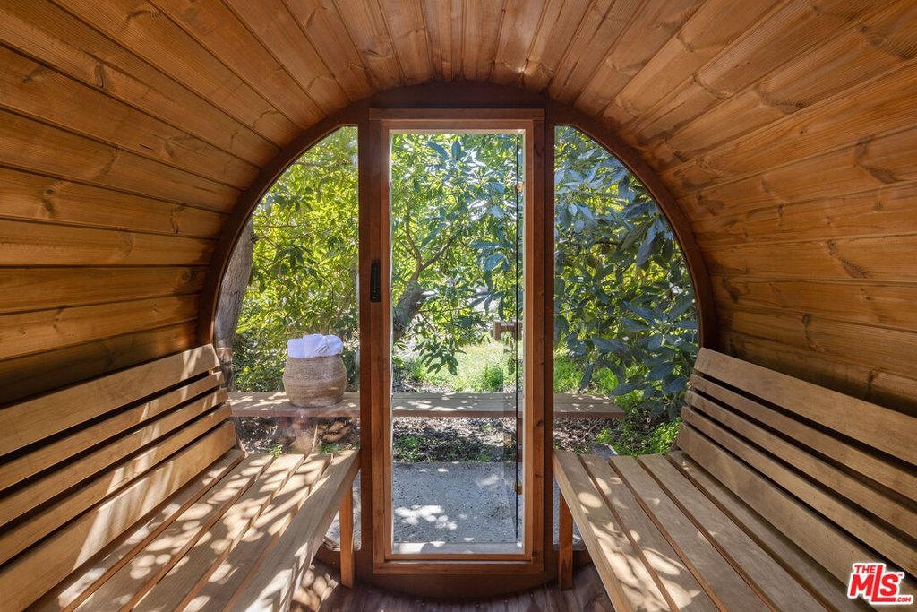 Malibu, California, 90265, United States, 3 Bedrooms Bedrooms, ,3.5 BathroomsBathrooms,Residential,Forsale,1985958