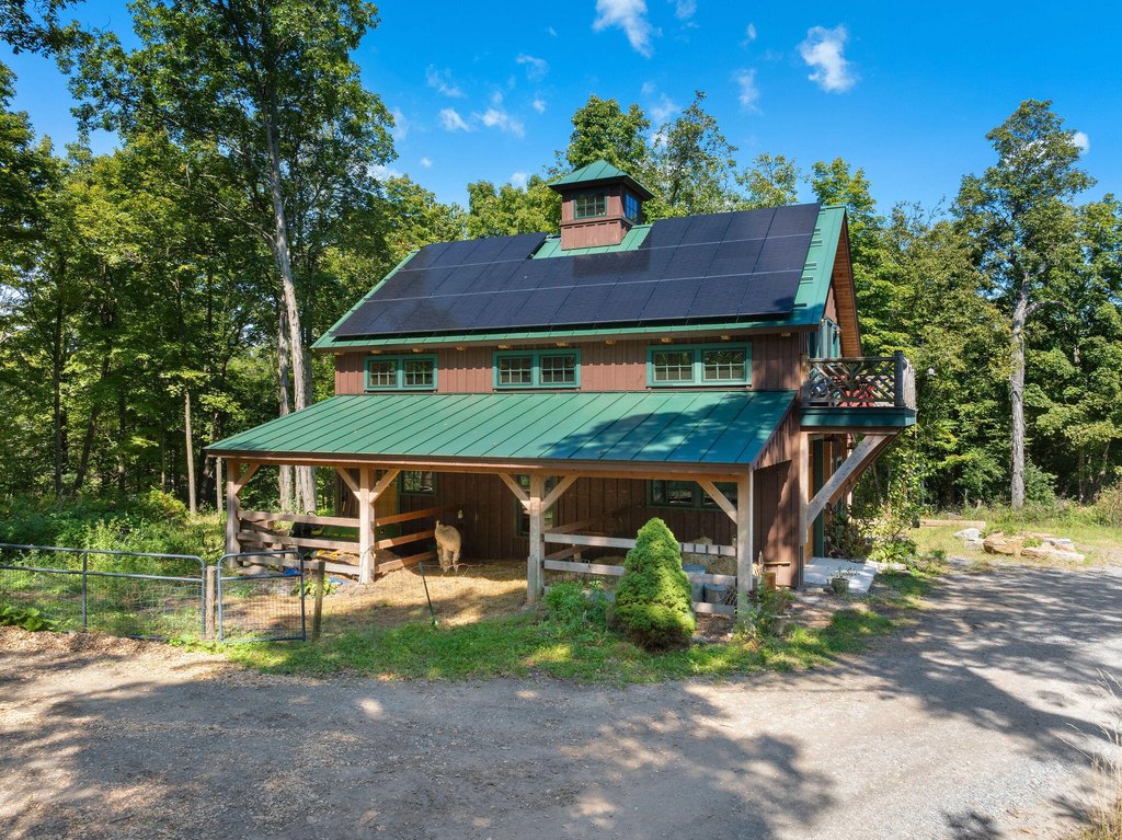Essex, New York, 12936, United States, 6 Bedrooms Bedrooms, ,4.5 BathroomsBathrooms,Residential,Forsale,1953152