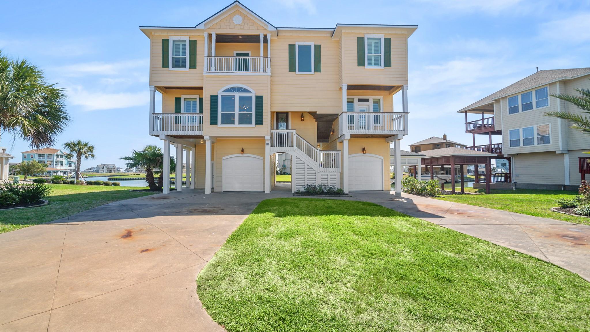Hitchcock, Texas, 77563, United States, 4 Bedrooms Bedrooms, ,4 BathroomsBathrooms,Residential,Forsale,1934888