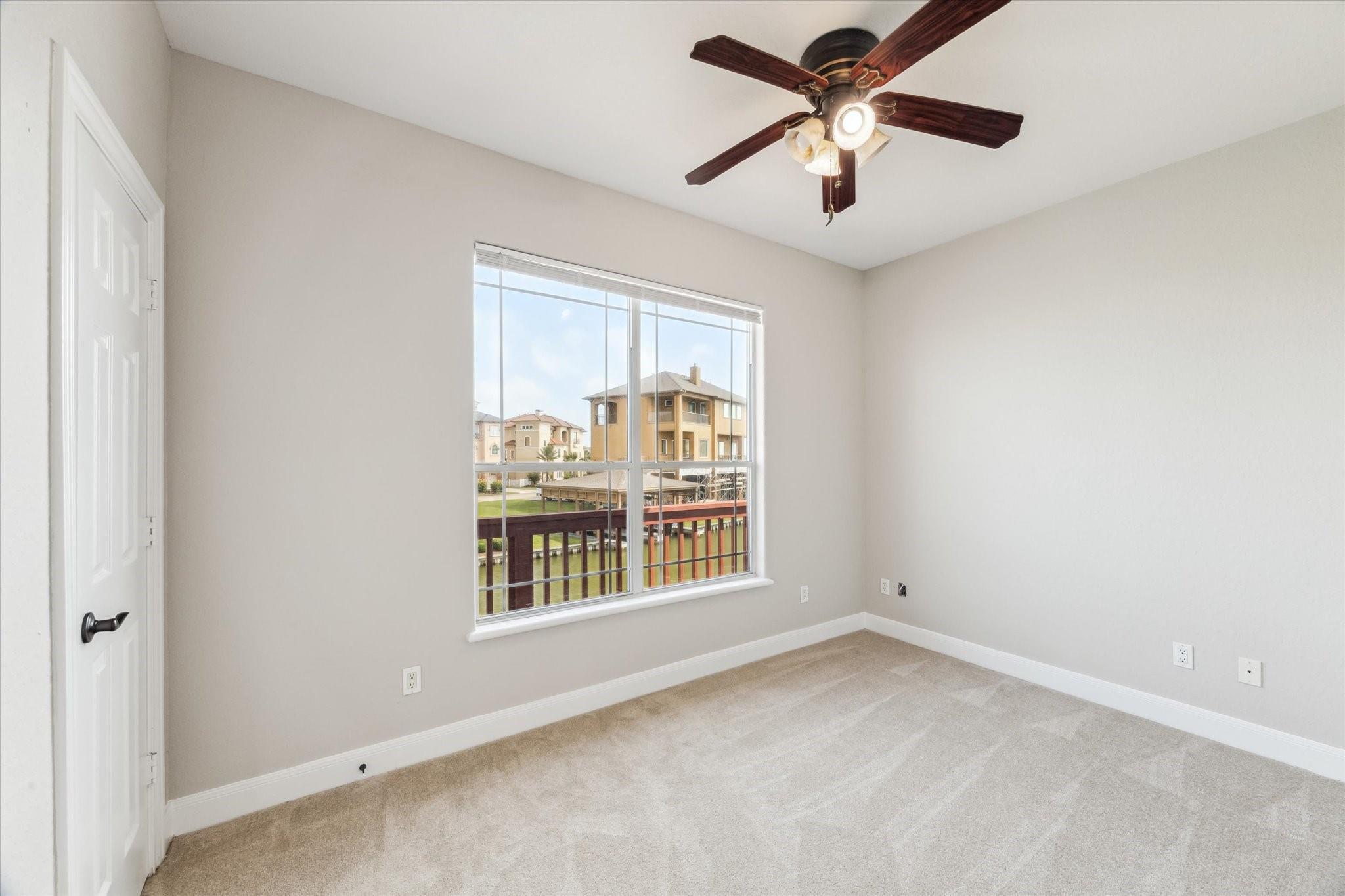 Hitchcock, Texas, 77563, United States, 4 Bedrooms Bedrooms, ,3 BathroomsBathrooms,Residential,Forsale,1953058