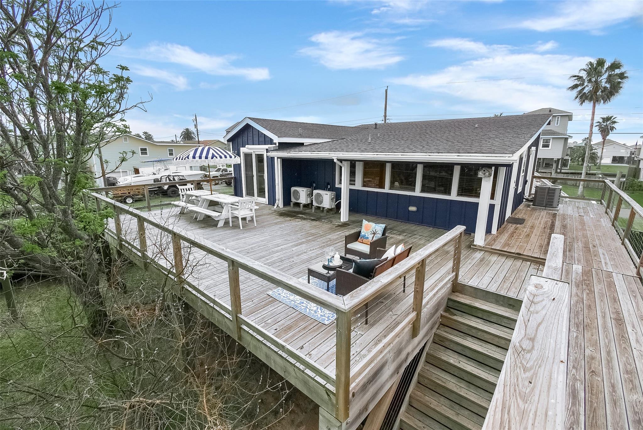 Jamaica Beach, Texas, 77554, United States, 4 Bedrooms Bedrooms, ,3 BathroomsBathrooms,Residential,Forsale,1953067