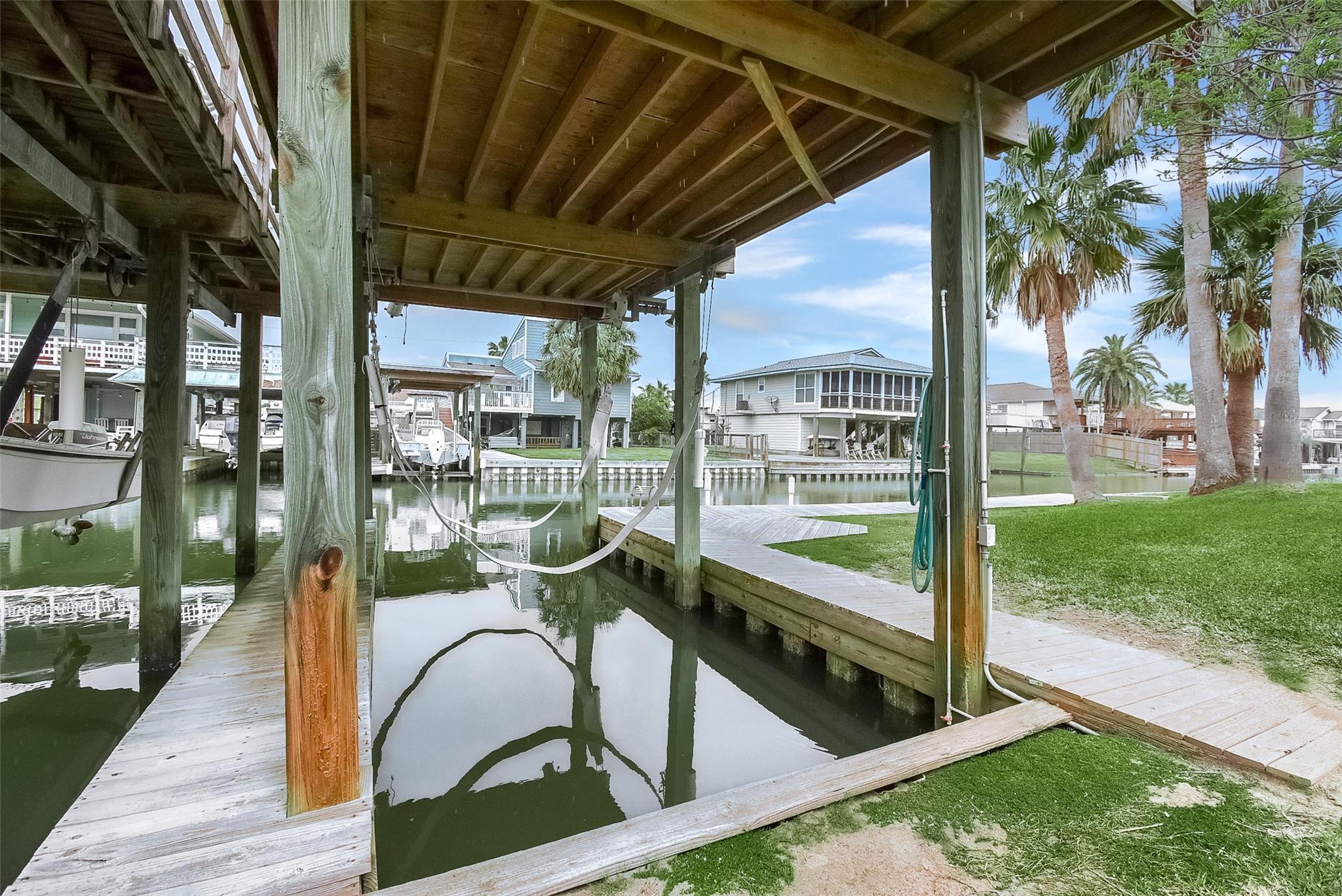 Jamaica Beach, Texas, 77554, United States, 4 Bedrooms Bedrooms, ,3 BathroomsBathrooms,Residential,Forsale,1953067