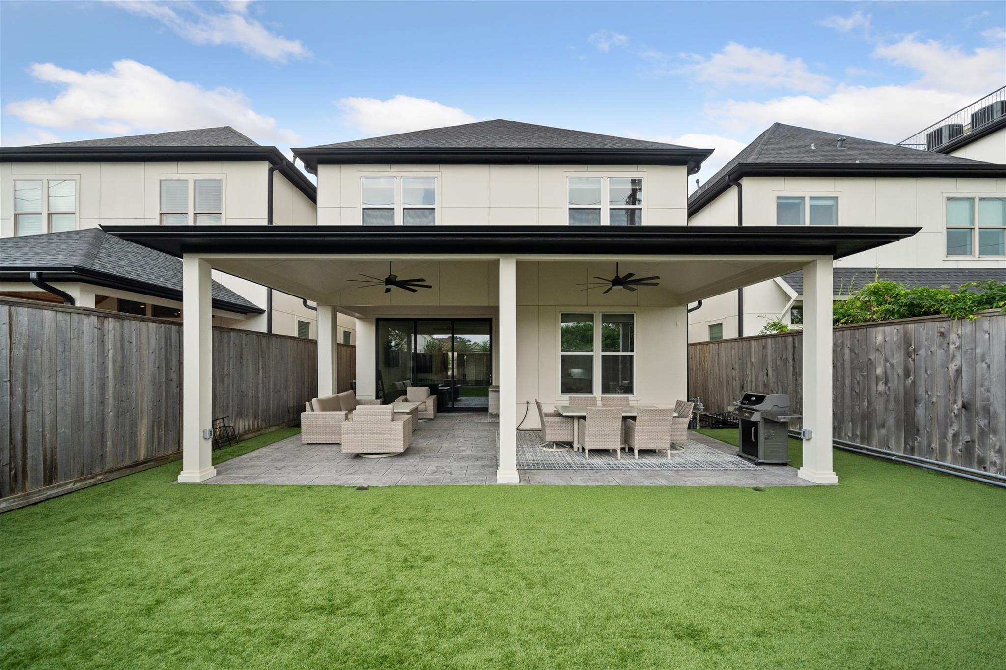 Houston, Texas, 77007, United States, 3 Bedrooms Bedrooms, ,3 BathroomsBathrooms,Residential,Forsale,1953056