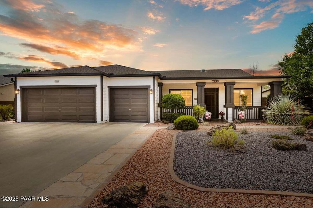 Prescott Valley, Arizona, 86315, United States, 3 Bedrooms Bedrooms, ,2 BathroomsBathrooms,Residential,Forsale,1903159