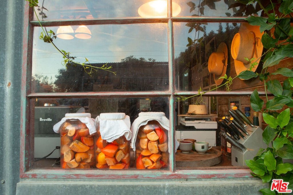 Malibu, California, 90265, United States, 3 Bedrooms Bedrooms, ,3.5 BathroomsBathrooms,Residential,Forsale,1985958