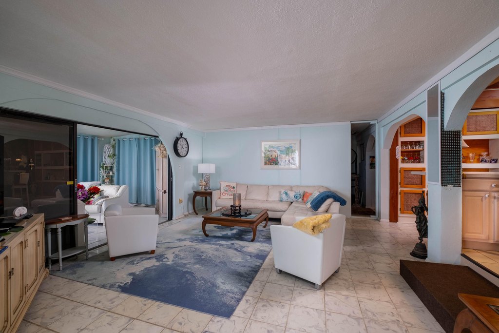 Key Largo, Florida, 33037, United States, 10 Bedrooms Bedrooms, ,9 BathroomsBathrooms,Residential,Forsale,1944409