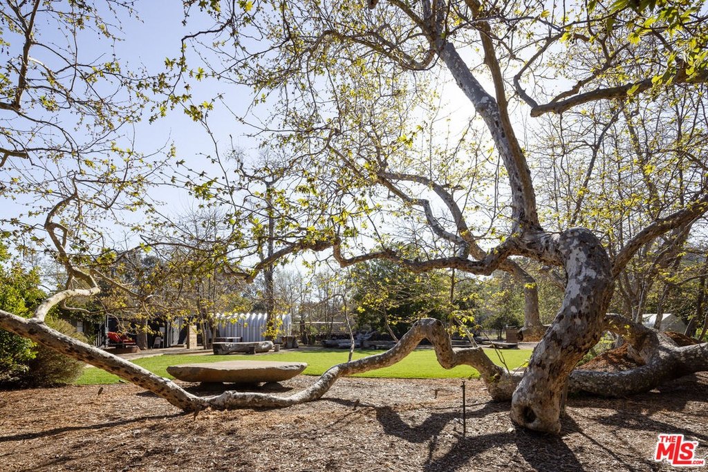 Malibu, California, 90265, United States, 3 Bedrooms Bedrooms, ,3.5 BathroomsBathrooms,Residential,Forsale,1985958