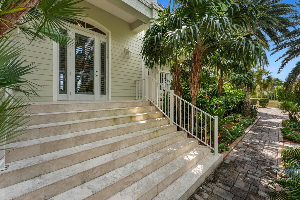 Lower Matecumbe, Florida, 33036, United States, 5 Bedrooms Bedrooms, ,5.5 BathroomsBathrooms,Residential,Forsale,1971975