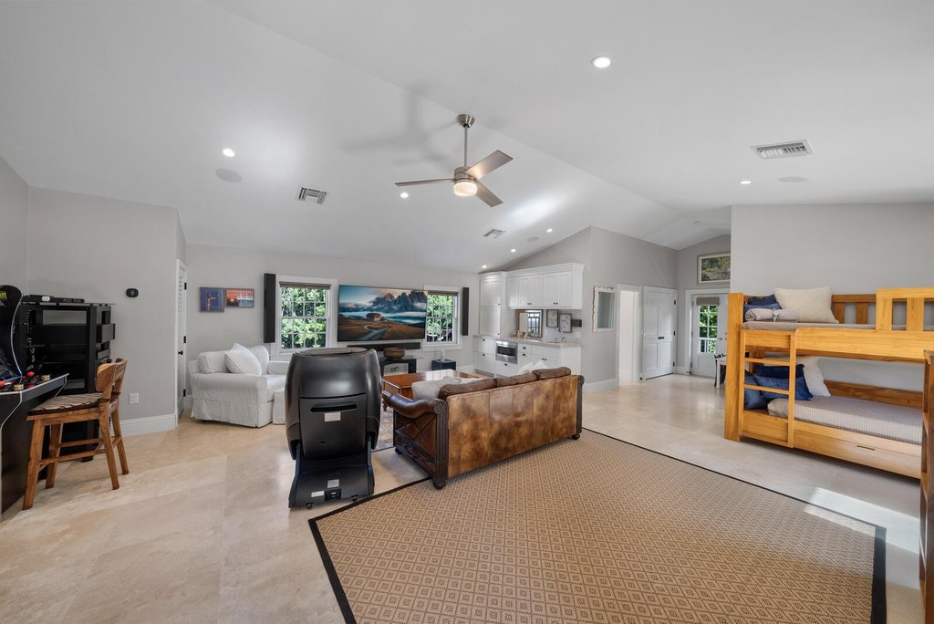 Upper Matecumbe Key Islamorada, Florida, 33036, United States, 7 Bedrooms Bedrooms, ,9.5 BathroomsBathrooms,Residential,Forsale,1971981