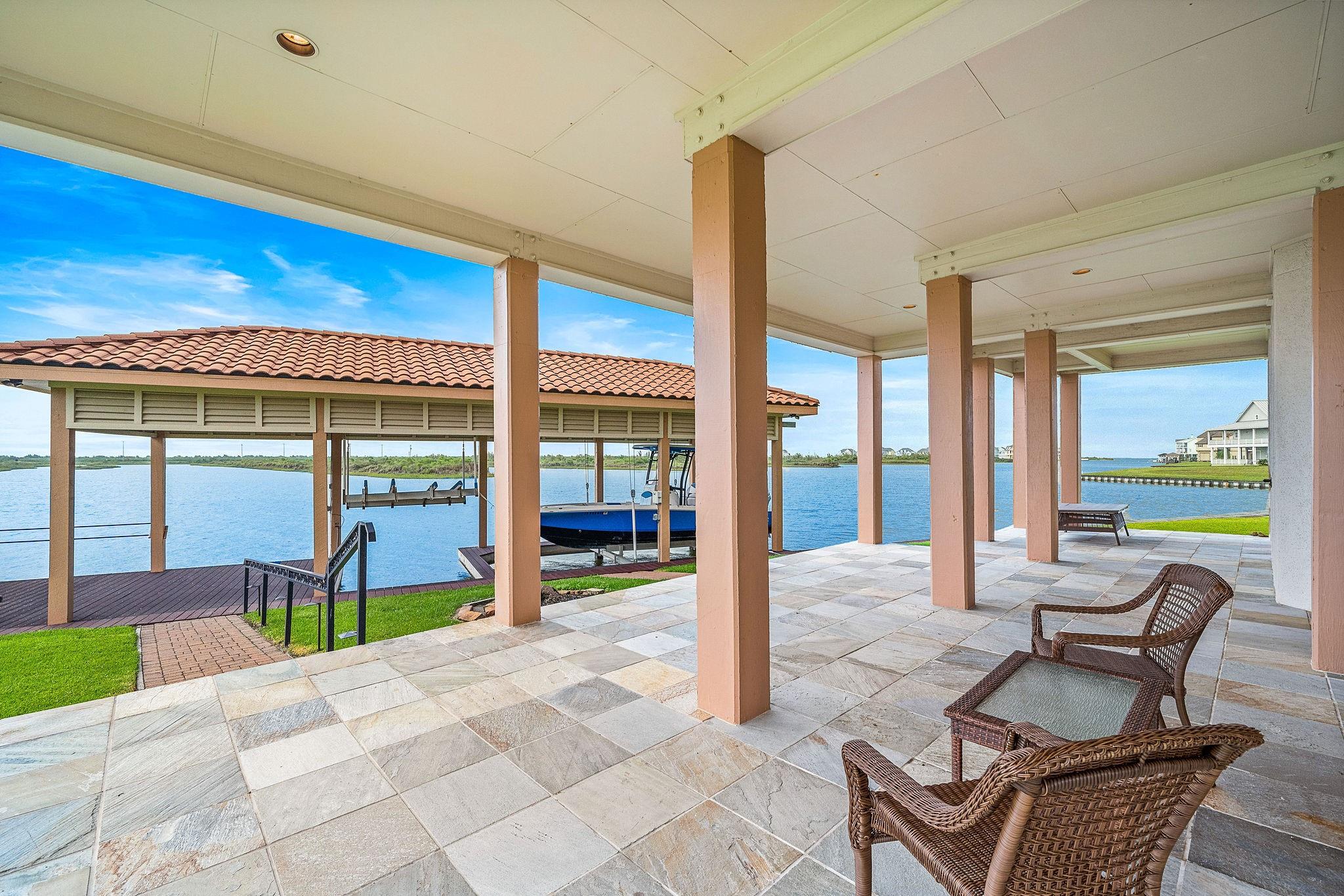 Hitchcock, Texas, 77563, United States, 4 Bedrooms Bedrooms, ,3 BathroomsBathrooms,Residential,Forsale,1953061