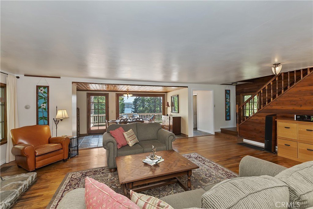 Lake Arrowhead, California, 92352, United States, 3 Bedrooms Bedrooms, ,3.5 BathroomsBathrooms,Residential,Forsale,1886298