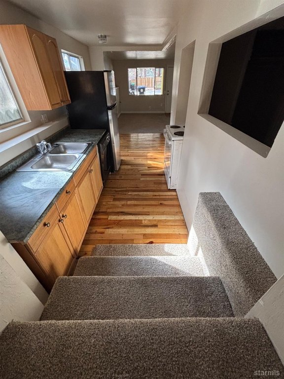 South Lake Tahoe, California, 96150, United States, 4 Bedrooms Bedrooms, ,3 BathroomsBathrooms,Residential,Forsale,1886500