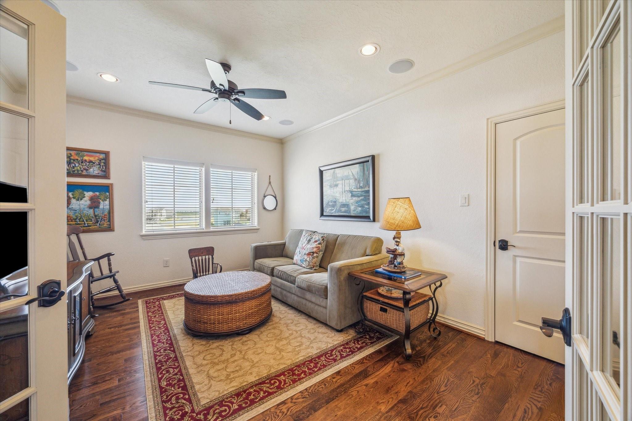 Hitchcock, Texas, 77563, United States, 4 Bedrooms Bedrooms, ,4 BathroomsBathrooms,Residential,Forsale,1953057